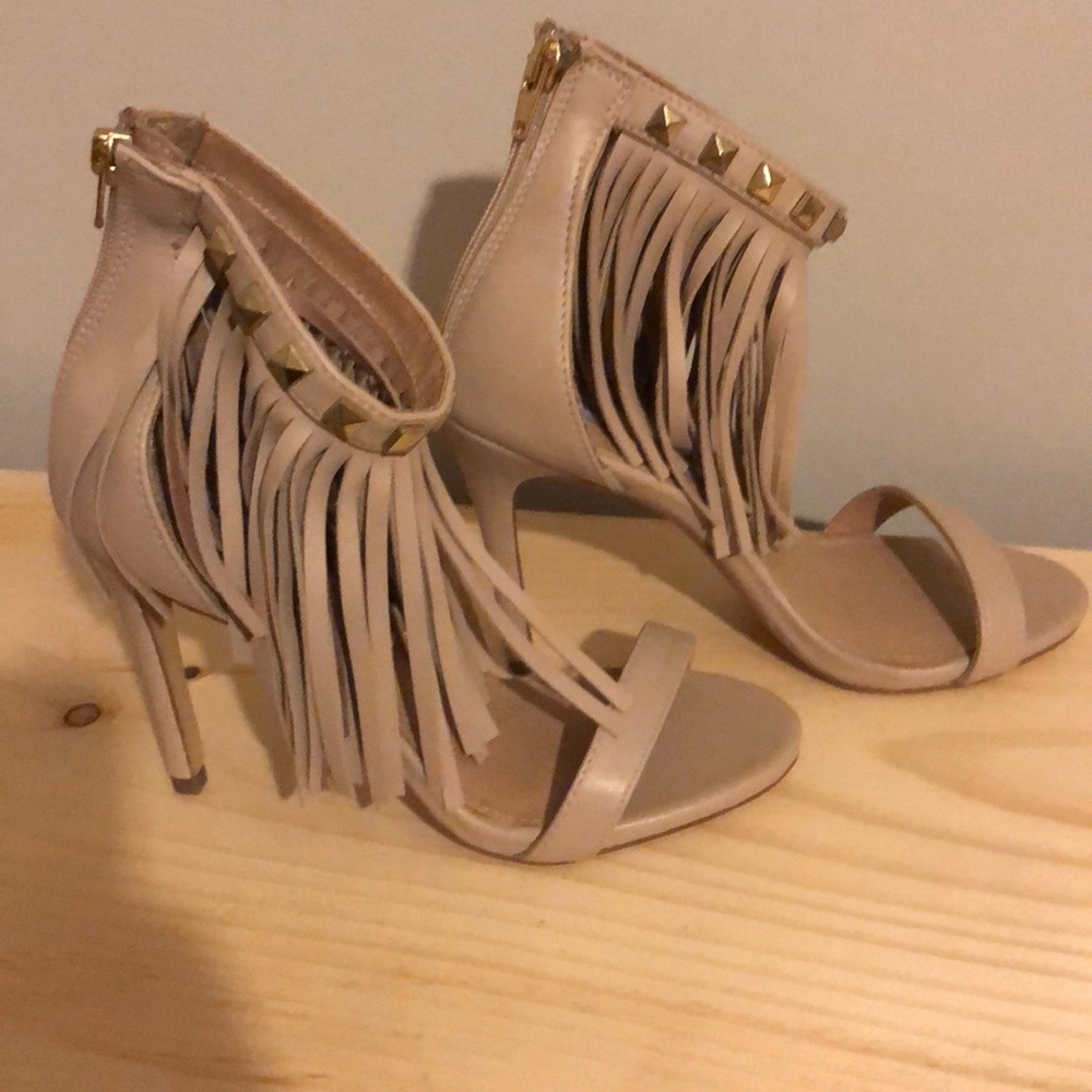 Fringe, studded, sz 6.5 beige Steve Maddens